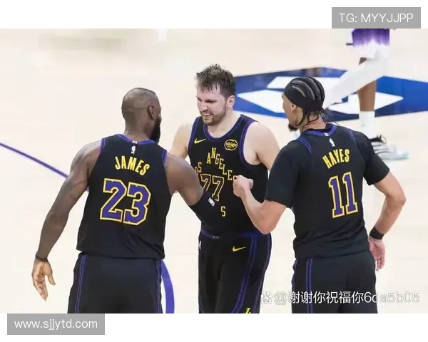 丹佛掘金与灰熊激战正酣谁能在季后赛中笑到最后